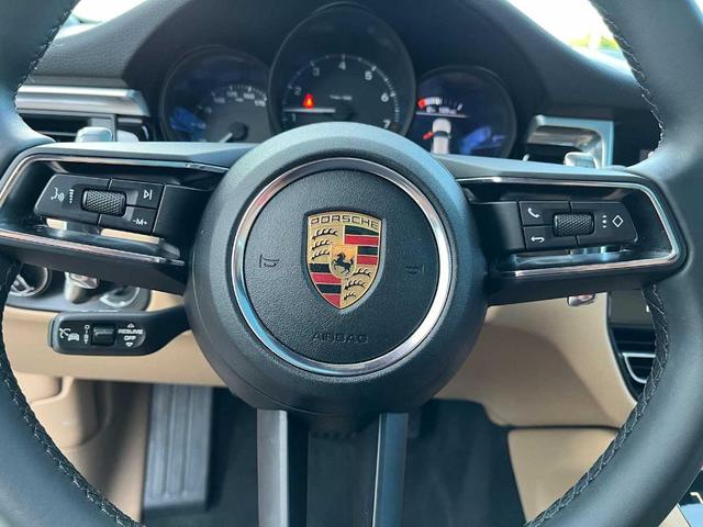 2022 porsche macan base