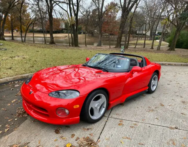 dodge viper1993 7289 miles.clean carfax car # 325 out of 1043 rare fixed antenna