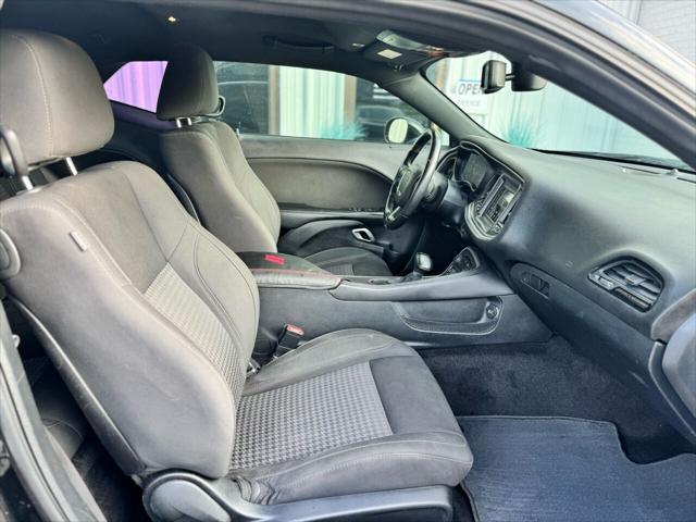 2018 dodge challenger sxt