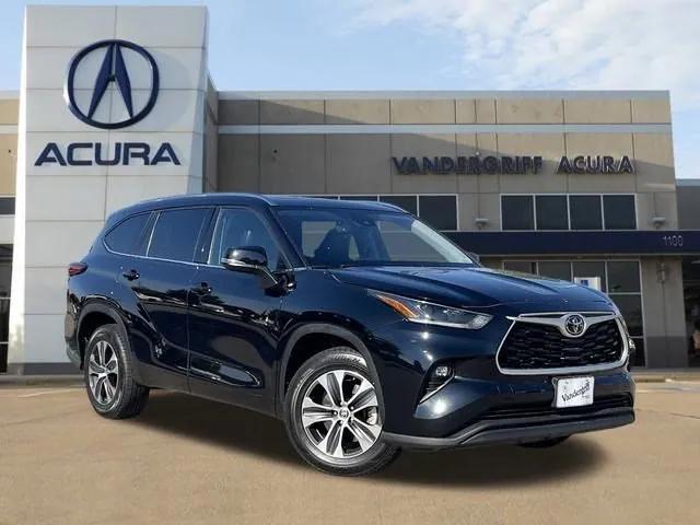 2021 toyota highlander xle