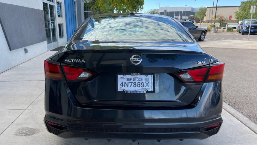 2021 nissan altima 2.5 sv