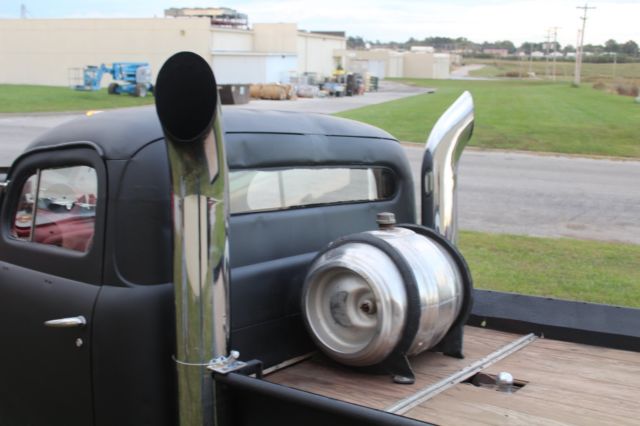 1952 ford rat rod truck stacks with 400 sbc ready to cruise
