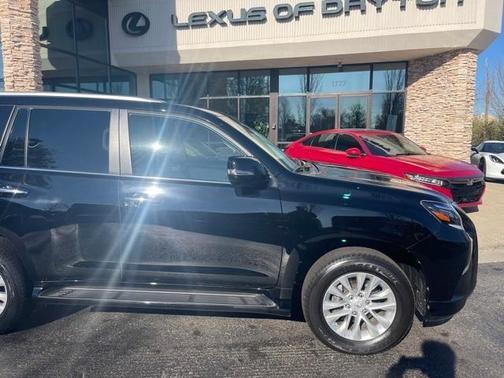 2020 lexus gx 460 in milwaukee, wisconsin