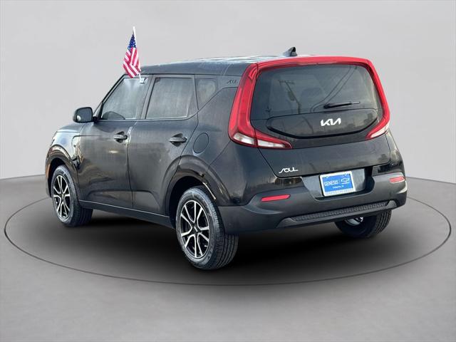 2022 kia soul lx