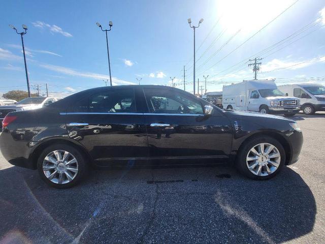 2011 lincoln mkz base