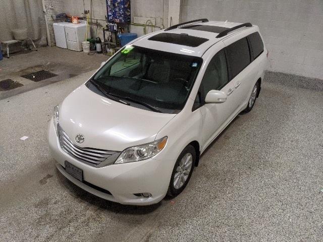 2013 toyota sienna limited