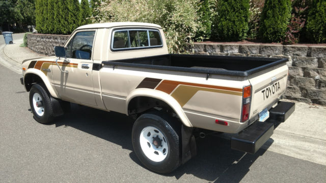 *** 1982 toyota sr5 4wd pickup 22re 5-speed 4x4 worldwide no reserve ***