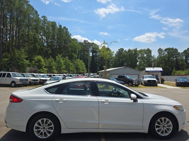 2018 ford fusion se