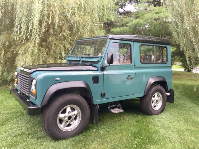 1986 land rover defender 90. valid pa title. currently registered and in pa