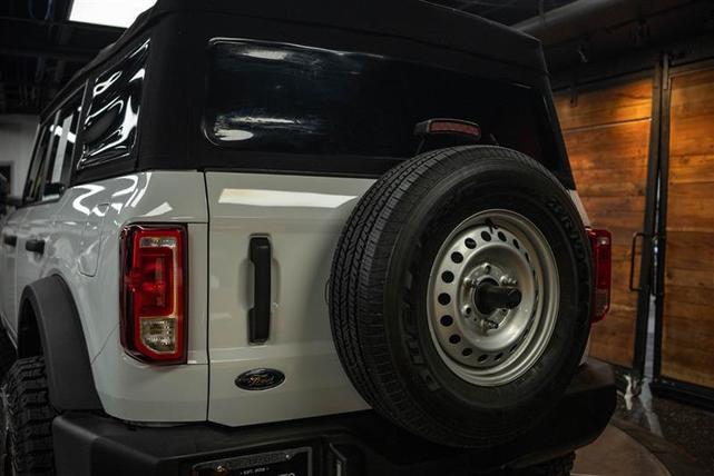 2021 ford bronco base