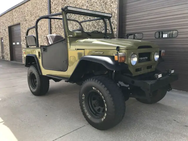 1976 toyota land cruiser fj40 - chevy 350 / auto / 2wd resto mod