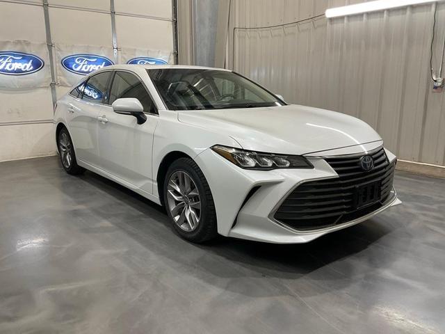 2022 toyota avalon hybrid xle