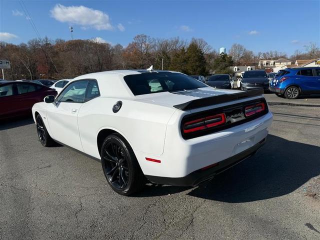 2017 dodge challenger r/t plus