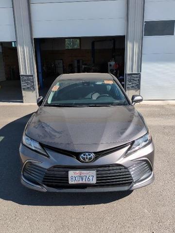 2022 toyota camry le