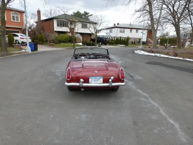 1964 mgb with pull handle doors nice driver
