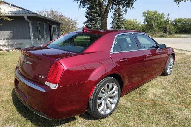 2018 chrysler 300 touring