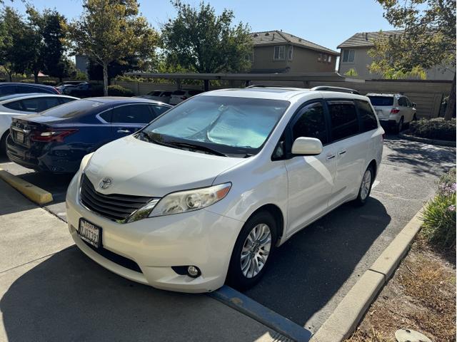 2015 toyota sienna xle