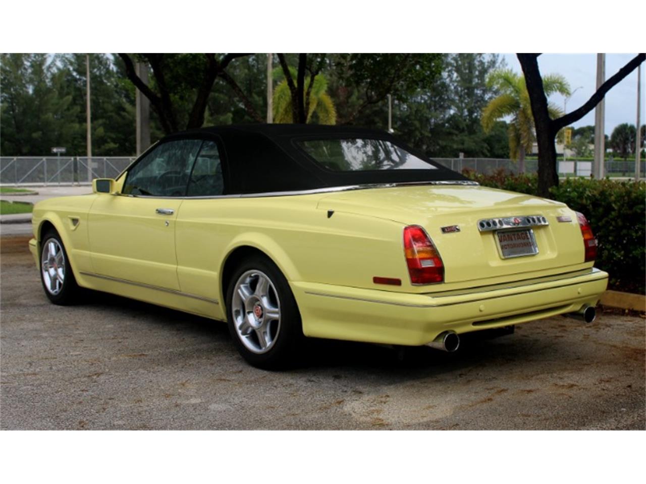 2001 bentley azure
