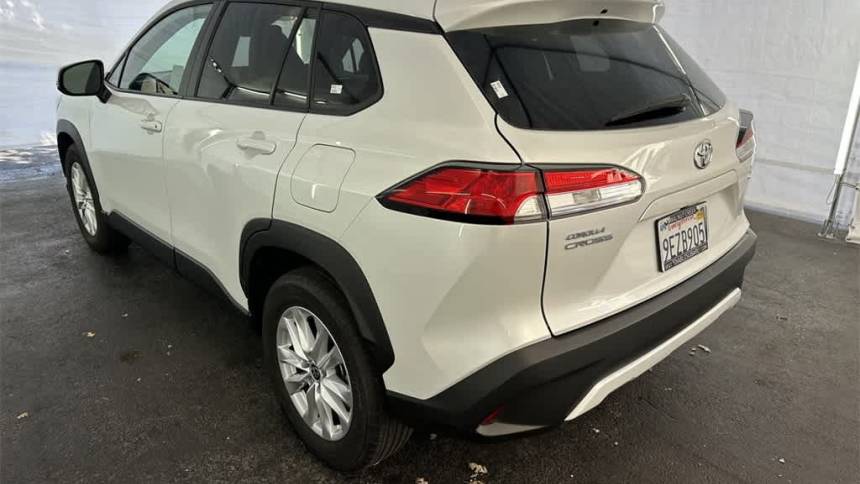 2023 toyota corolla cross le