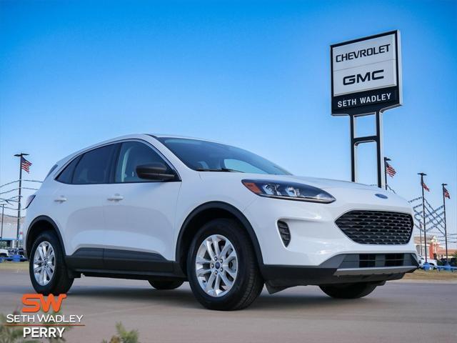 2022 ford escape se