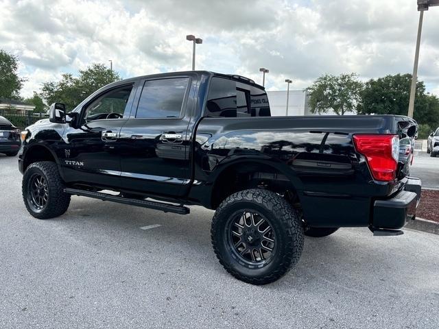 2021 nissan titan sv