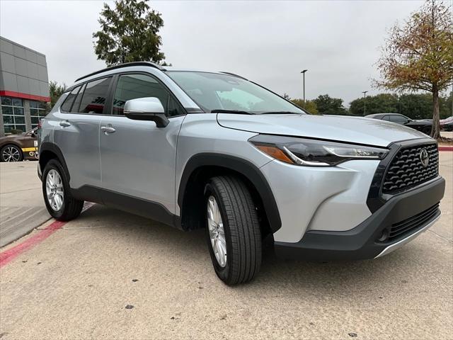 2023 toyota corolla cross le