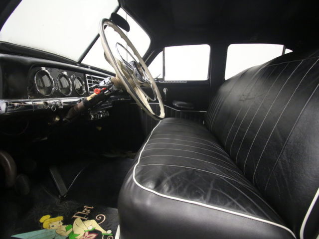 entry-level classic, runs/drives great, 218 flat six, 3-speed, black on black!!