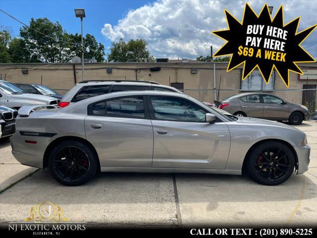2013 dodge charger se