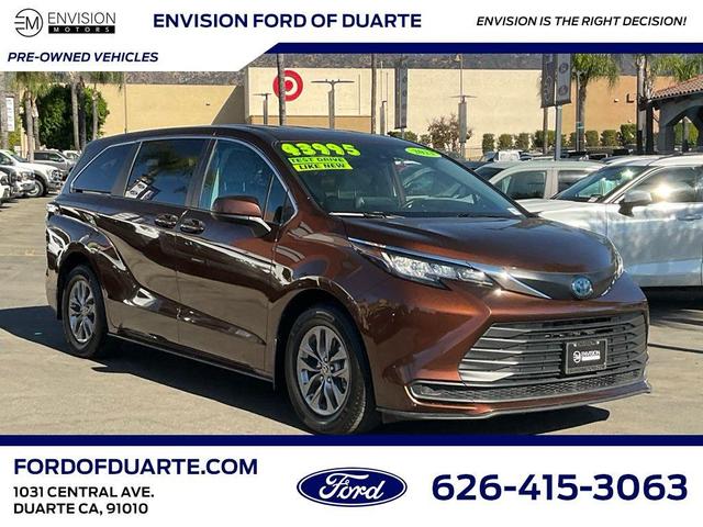 2023 toyota sienna le
