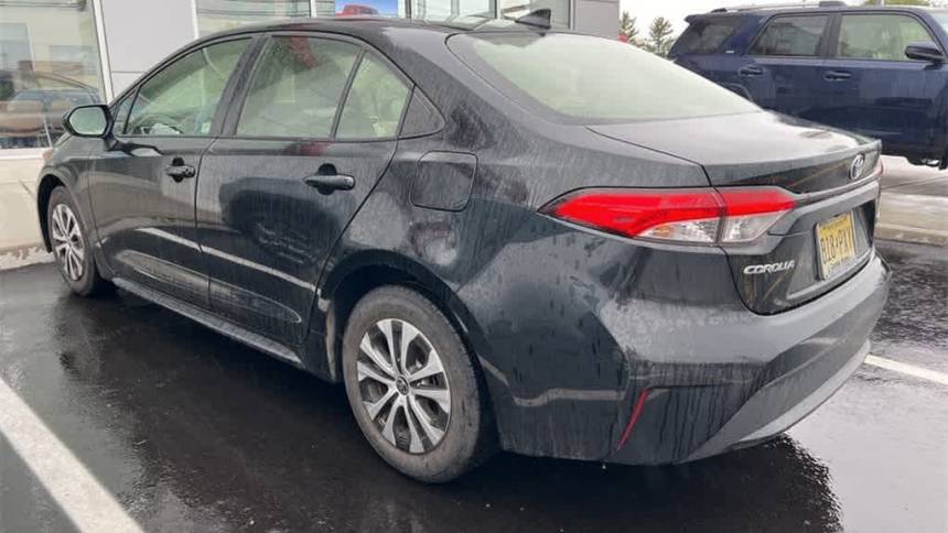 2022 toyota corolla hybrid le