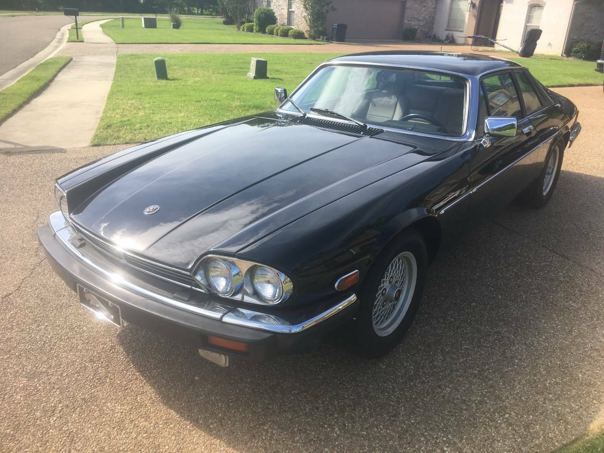 1989 black jaguar xjs coupe 5.3 liter v12 engine!! ready to drive!!
