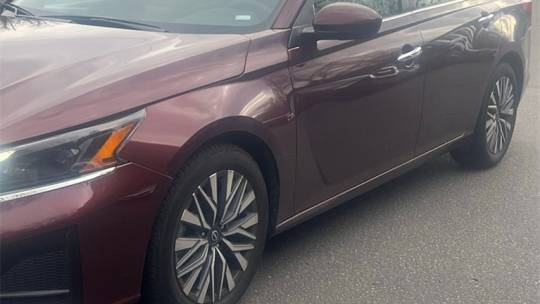 2023 nissan altima 2.5 sv