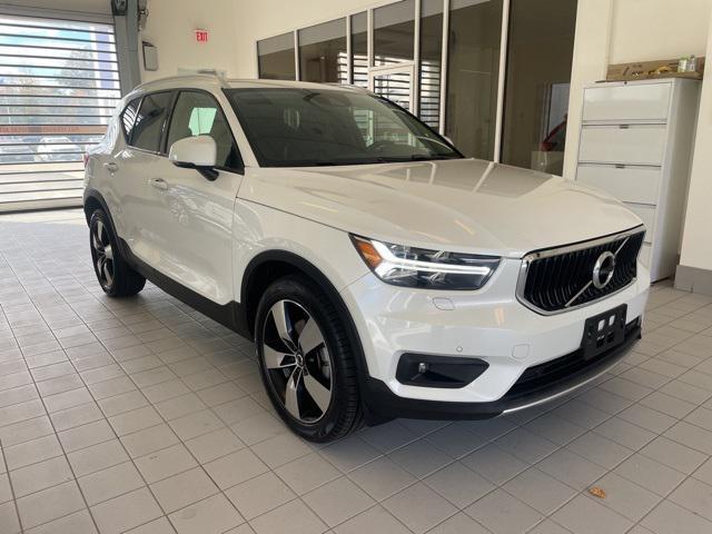 2022 volvo xc40 t5 momentum