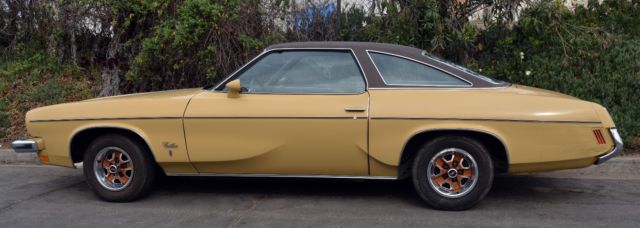 1973 oldsmobile cutlass "s" 33,k original miles 2 door sedan fastback top great!