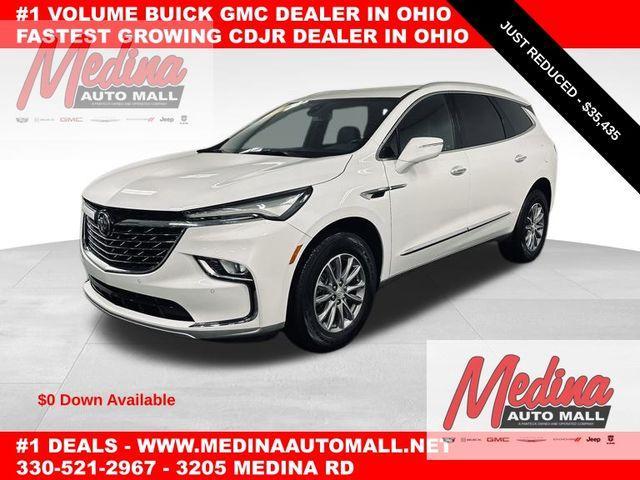 2022 buick enclave essence