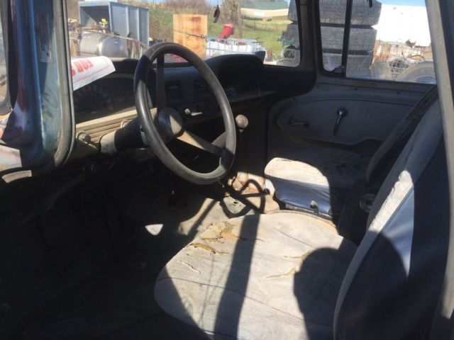 1960 chevy apache long bed with step sides and bucket seats
