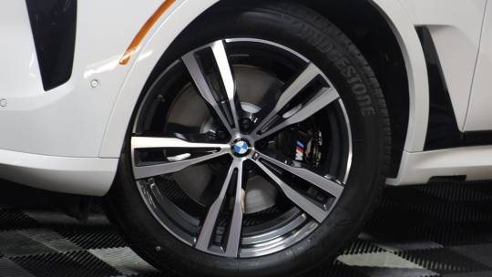 2025 BMW X7