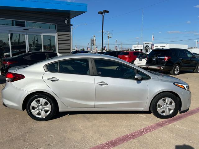 2017 kia forte lx