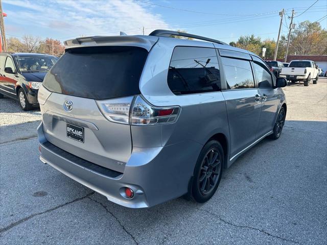 2018 toyota sienna se premium