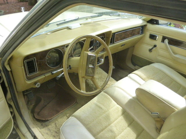 ford futura fairmont,79, low miles, beautiful!
