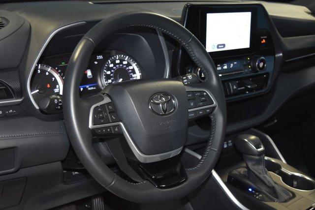 2024 toyota highlander le