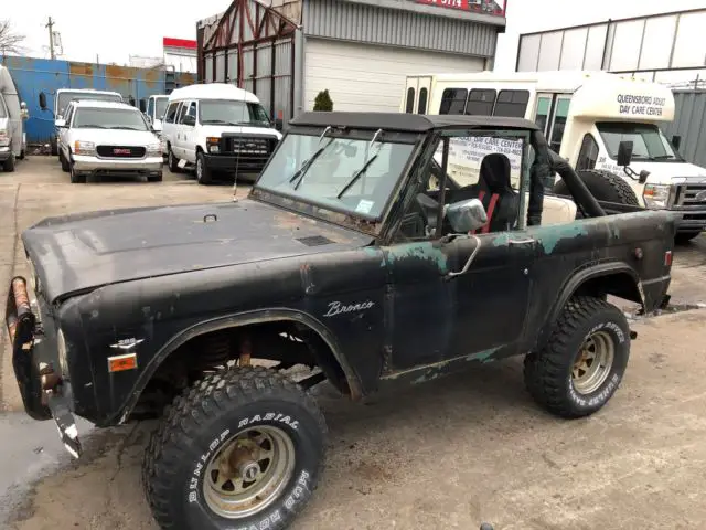 1968 ford bronco covertiable 4x4,289 motor,3speed trans needs total restoration