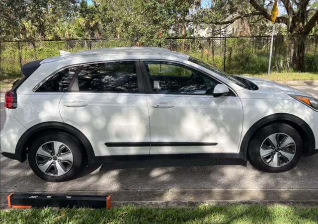 2019 kia niro lx