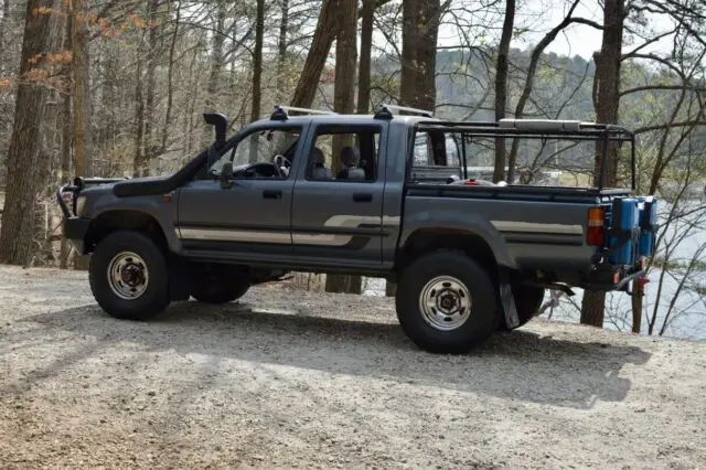 1990 toyota hilux diesel sr5 4x4 crew-cab pickup
