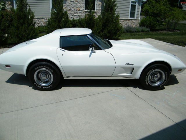 1976 corvette stingray 26,500 miles all original #s matching excellent condition