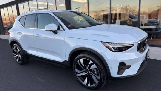 2025 Volvo XC40