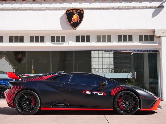 2021 lamborghini huracan sto base