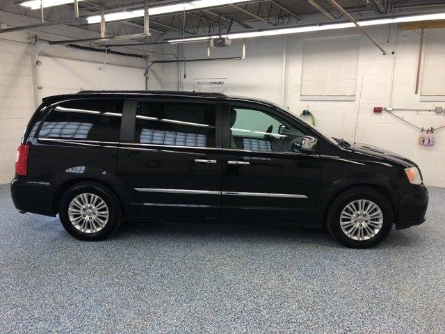 used 2012 chrysler town & country touring-l grand forks, nd 58201 for sale in grand forks, north dakota