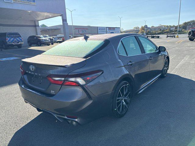2022 toyota camry se