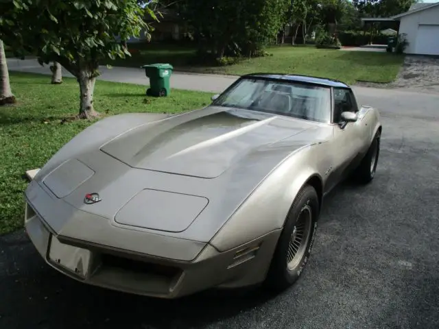1982 corvette collectors edition, 40k orig miles, same family owned since 1983